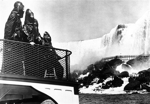 Passengers at Niagara Falls